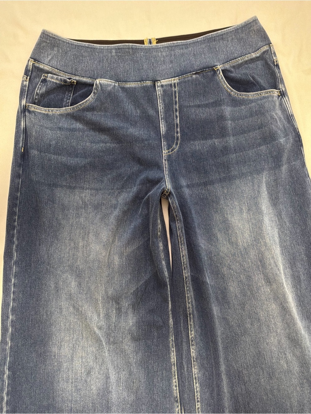 HALARA Wide-Leg Flare Jeans in Washed Blue - Picture 10 of 15